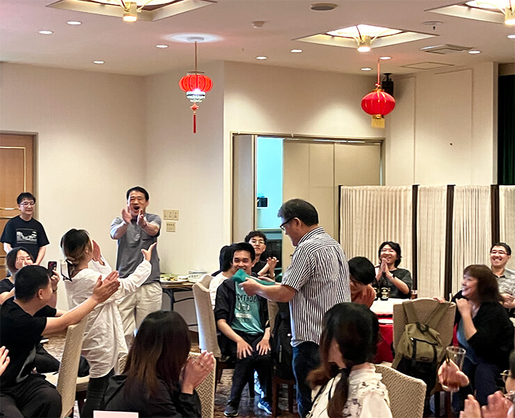 Lễ trao giải kèm bữa ăn món Hoa